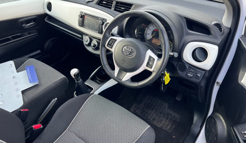 2013 Toyota Yaris 1.33 Dual VVT-i Trend Hatchback 5dr Petrol Manual Euro 5 (99 ps) full
