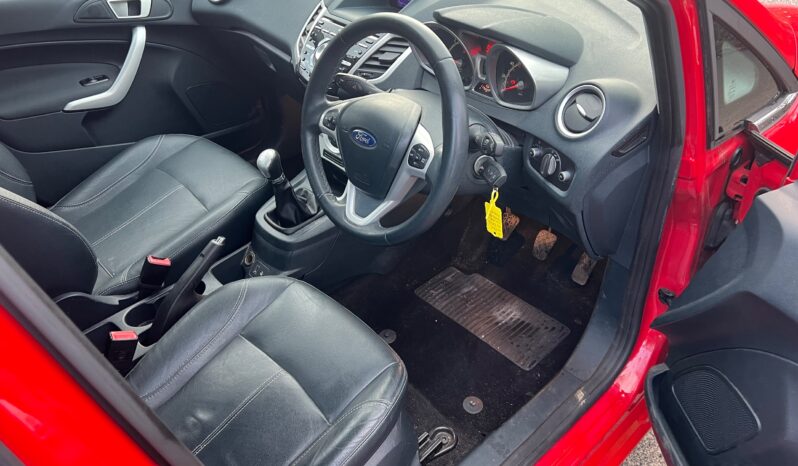 2013 Ford Fiesta full