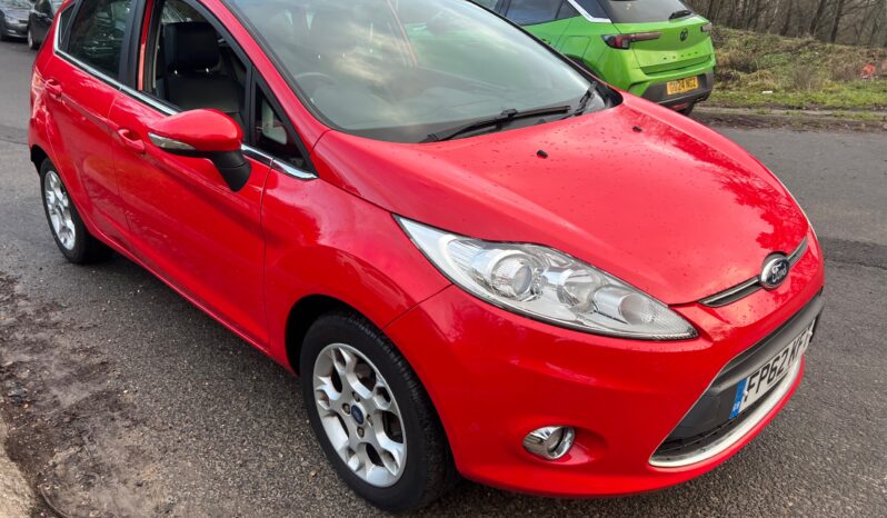 2013 Ford Fiesta full