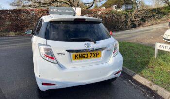 2013 Toyota Yaris 1.33 Dual VVT-i Trend Hatchback 5dr Petrol Manual Euro 5 (99 ps) full