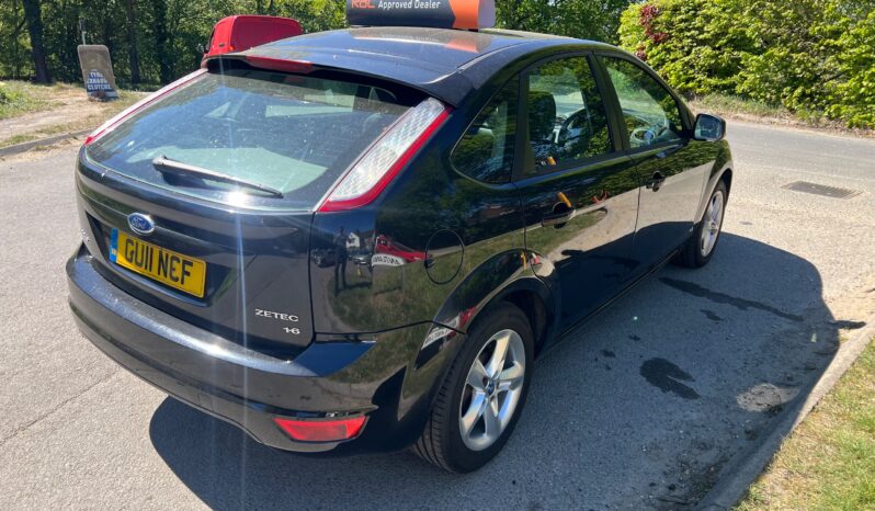 2011 Ford Focus 1.6 Zetec Hatchback 5dr Petrol Manual (161 g/km, 99 bhp) full