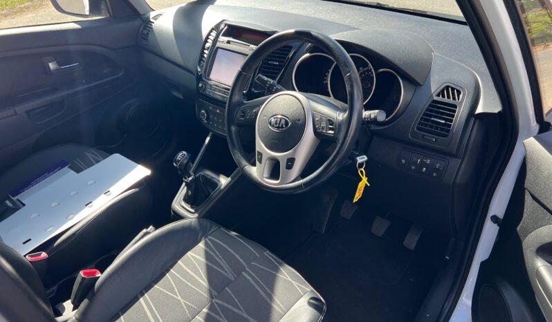 2015 Kia Venga 1.6 EcoDynamics 3 MPV 5dr Petrol Manual Euro 5 (s/s) (123 bhp) full