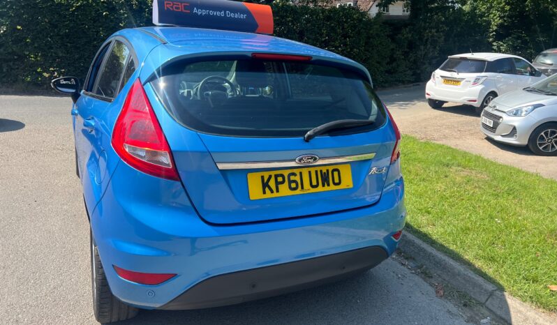 2011 Ford Fiesta 1.4 Zetec Hatchback 5dr Petrol Manual (133 g/km, 94 bhp) full